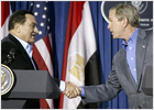 Bush y Mubarak ven positivo el repliegue israelí de Gaza si se vincula al plan de paz