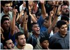 Miles de rebeldes palestinos toman el Parlamento de Gaza