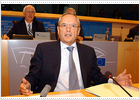 La suerte del comisario francés queda en manos de los juristas de la Eurocámara