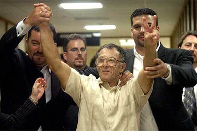Luis Díaz celebra con sus hijos su excarcelación el pasado miércoles en Miami.