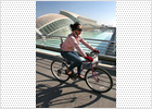 La bicicleta le echa un pulso al coche