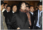 Gaddafi recibe en la jaima y duerme en una 'suite'
