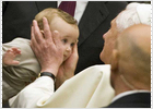 El Papa carga contra el 'bebé probeta'