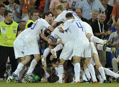 http://ep01.epimg.net/diario/imagenes/2008/06/25/deportes/1214344807_850215_0000000000_sumario_normal.jpg