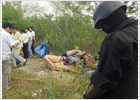 El hallazgo de 12 cuerpos decapitados horroriza a México