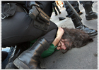 El desalojo de estudiantes 'anti-Bolonia' degenera en violencia en Barcelona
