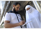 Sin médico ni juzgado por un 'niqab' Sin médico ni juzgado por un 'niqab'