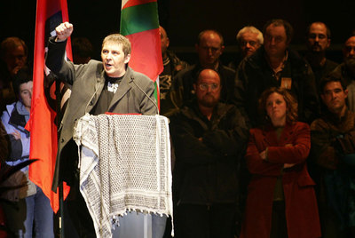Arnaldo Otegi, en el velódromo de Anoeta, en San Sebastián, el 14 de noviembre de 2004. Arnaldo Otegi, en el velódromo de Anoeta, en San Sebastián, el 14 de noviembre de 2004.