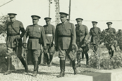 Resultado de imagen para El general Franco (primer plano, centro de la foto) y el general Balmes