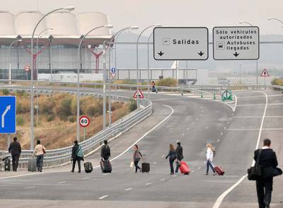 FOTOGALERIA: Pasajeros en el asfalto.