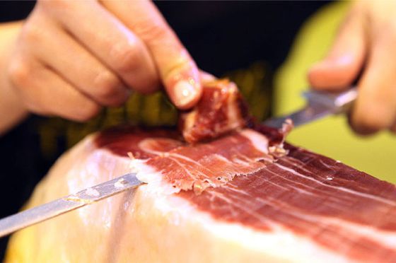 Argentina bloquea las importaciones de jamón de España y del resto de