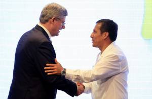 En la imagen, el primer ministro de Canadá, Stephen Harper (i), y el presidente de Perú, Ollanta Humala (d). EFEArchivo
