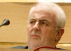 De la Cavada se disculpa, pero insiste en debatir los permisos