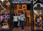 Multa de ocho millones para Louis Vuitton por el ‘caso Hermès’