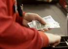 A inflação atinge sua mínima em cinco anos e desafia o BCE