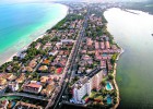 Las grúas buscan sol y playa