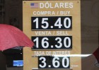 México vende 200 millones de dólares para frenar la caída del peso