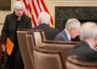 La Fed prohíbe los préstamos de emergencia a bancos individuales