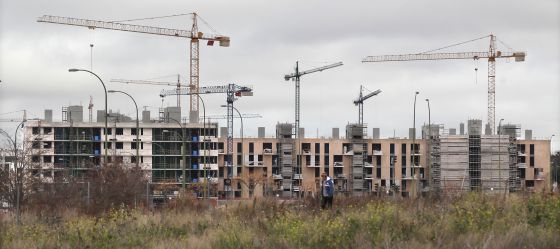 Grúas a la vista en el norte de Madrid