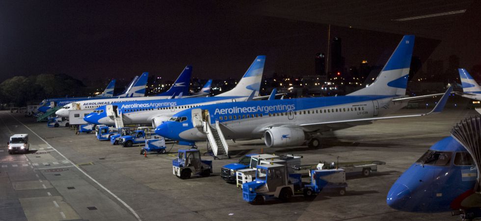 Flota de aviones de Aerolíneas Argentinas en el aeropuerto Jorge Newbery, Buenos Aires. 
