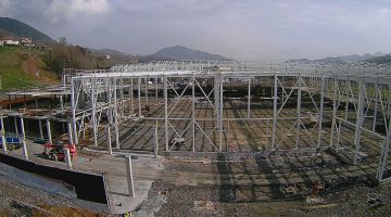 Vista de las obras en la planta de Irizar para fabricar autobuses eléctricos, en Aduna (Gipuzkoa).