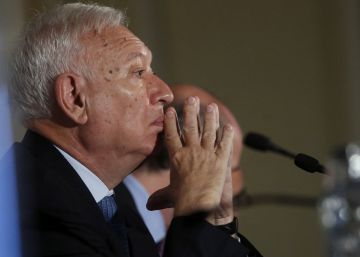Margallo propone una “comisión de expertos” en caso de coalición Margallo propone una “comisión de expertos” en caso de coalición