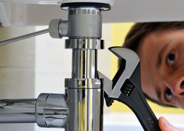 Grifo que gotea y cisterna rota: ¿paga el casero o el inquilino? Grifo que gotea y cisterna rota: ¿paga el casero o el inquilino?
