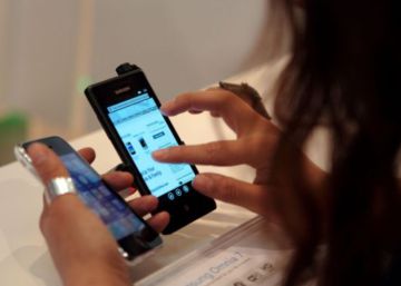 Batalla entre los operadores: solo en enero cambiaron de compañía telefónica más de 900.000 clientes