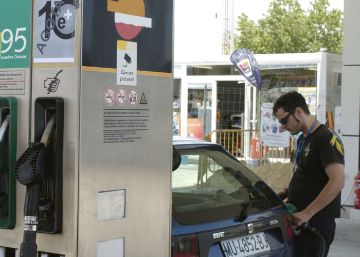 Gasolina, luz y viajes moderaron la caída de los precios en junio Gasolina, luz y viajes moderaron la caída de los precios en junio