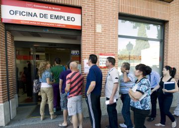 El Gobierno prorroga la ayuda a desempleados sin ingresos