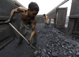 China crea un gigante siderúrgico con la fusión de dos empresas estatales