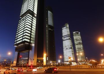 Amancio Ortega compra uno de los rascacielos de las Cuatro Torres de Madrid Amancio Ortega compra uno de los rascacielos de las Cuatro Torres de Madrid