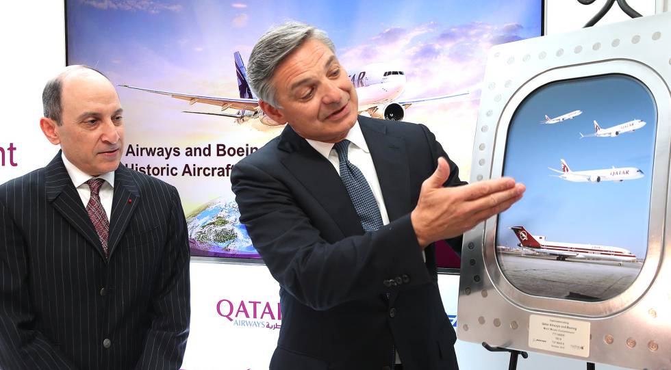Acto de la firma de la compra de 40 aviones Boeing por Qatar Airways.