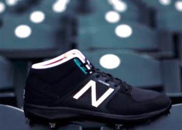 Quemar zapatillas de New Balance, nuevo símbolo de protesta ‘antitrump’ Quemar zapatillas de New Balance, nuevo símbolo de protesta ‘antitrump’