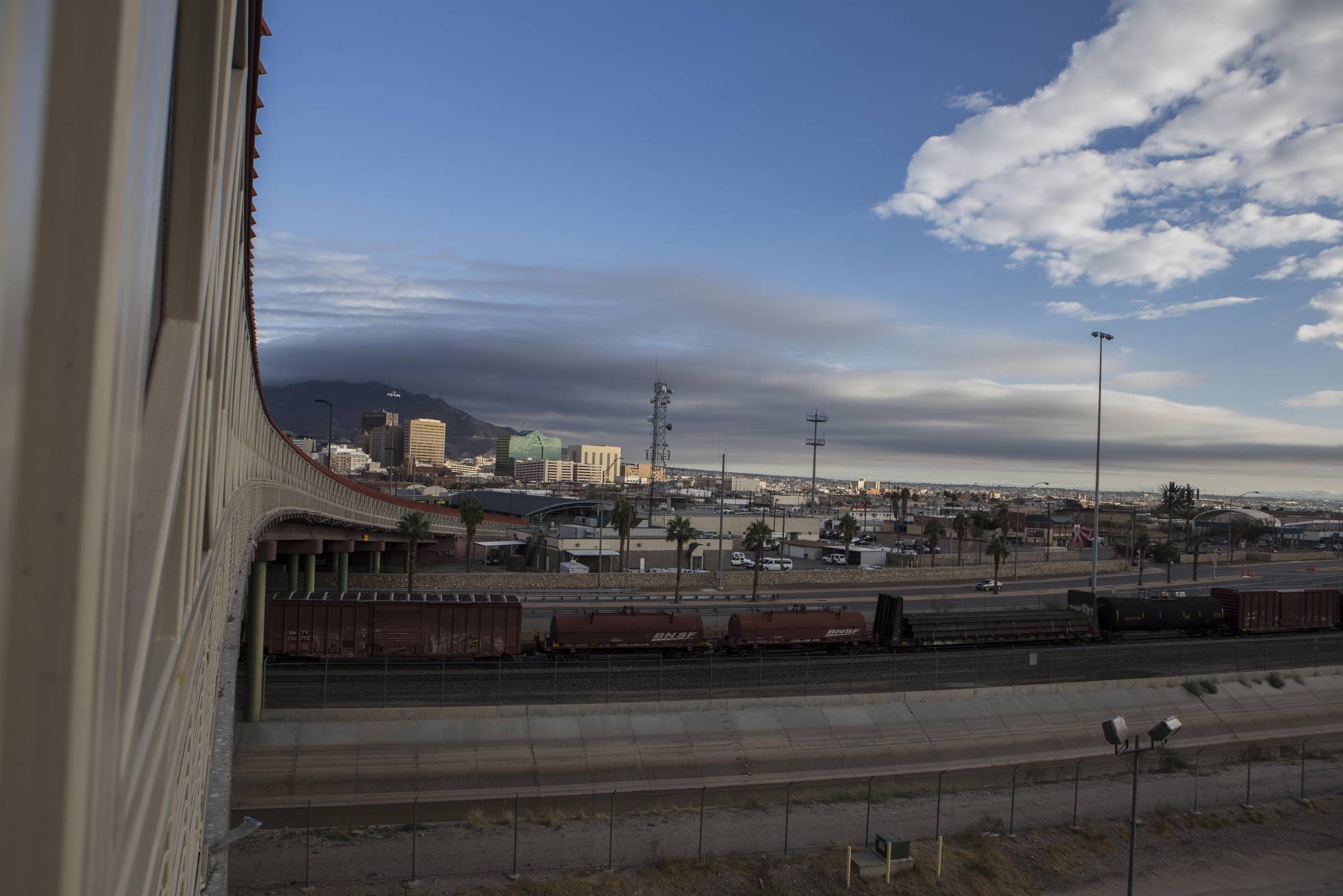 Trenes de carga en la frontera de El Paso (Texas). Trenes de carga en la frontera de El Paso (Texas).