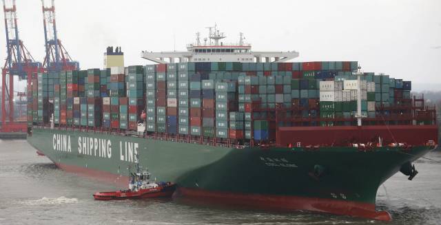 Uno de los barcos de carga de contenedores más grandes del mundo..