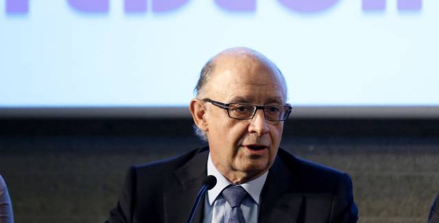 El ministro de Hacienda y Funci&oacute;n P&uacute;blica, Crist&oacute;bal Montoro,