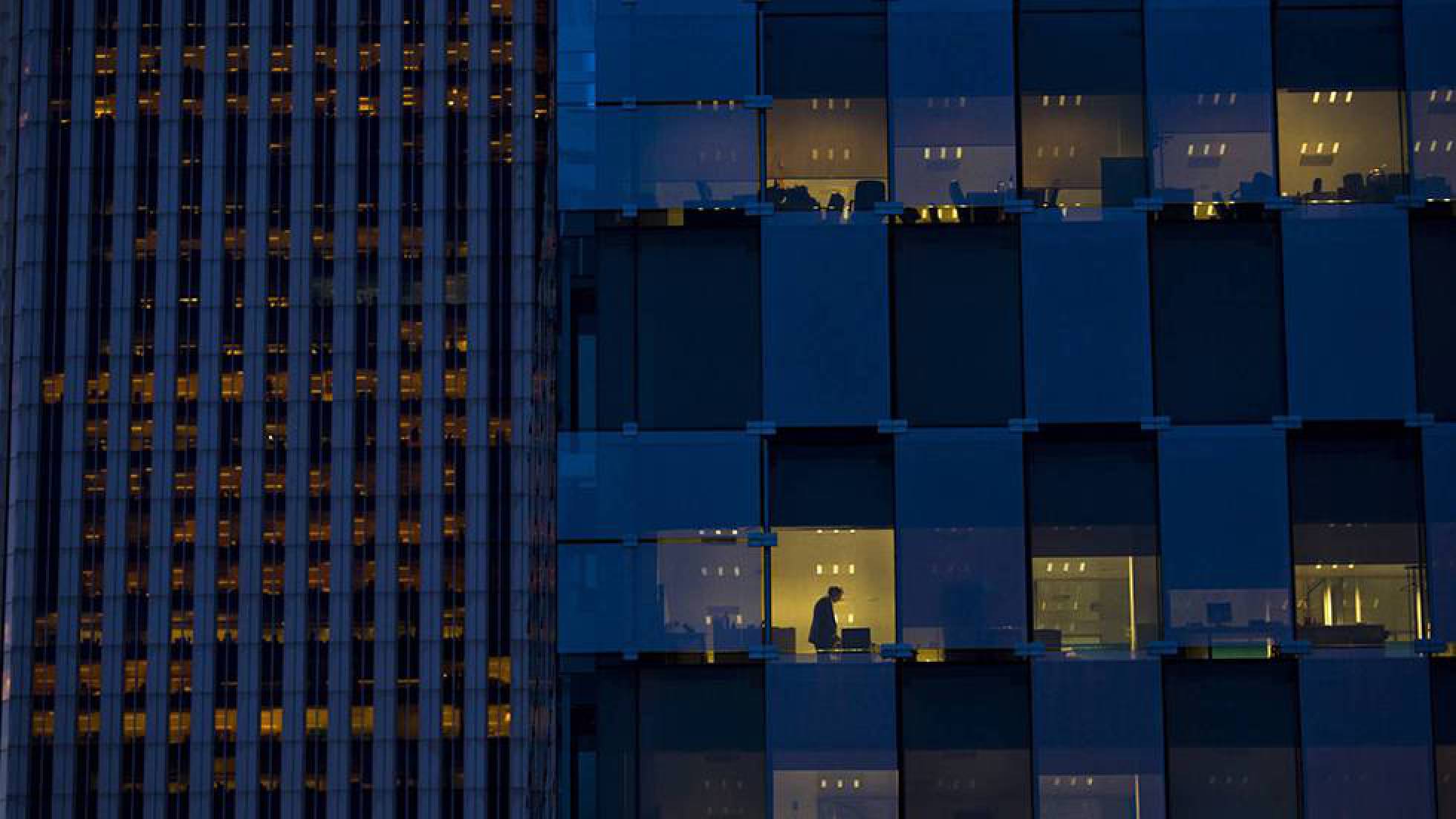 Un trabajador en Nuevos Ministerios (Madrid). Un trabajador en Nuevos Ministerios (Madrid).