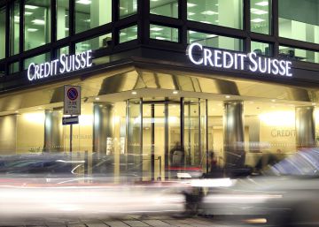 Credit Suisse pierde 2.285 millones en 2016 y despedirá a 5.500 personas este año Credit Suisse pierde 2.285 millones en 2016 y despedirá a 5.500 personas este año