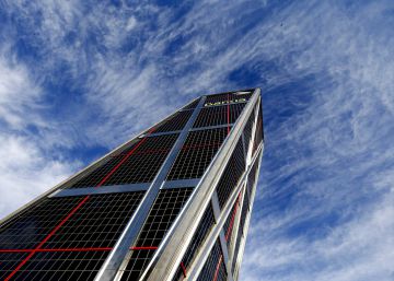 El Banco de España se dividió al dejar a las cajas de Bankia saltarse la norma contable El Banco de España se dividió al dejar a las cajas de Bankia saltarse la norma contable