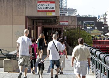 La mitad de españoles beneficiarios de la garantía juvenil vuelve a ser ‘nini’ La mitad de españoles beneficiarios de la garantía juvenil vuelve a ser ‘nini’