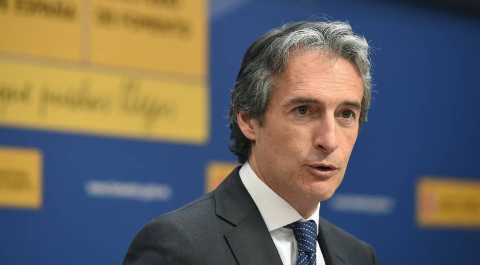 El ministro de Fomento, Íñigo de la Serna, durante la presentación de los presupuestos de su departamento en 2017.