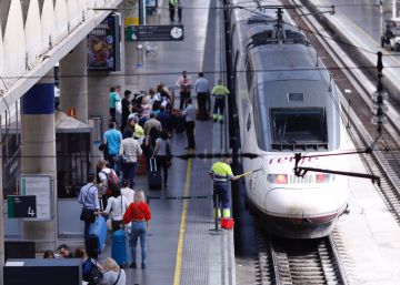 Una avería corta el AVE entre Madrid y Andalucía y provoca fuertes retrasos Una avería corta el AVE entre Madrid y Andalucía y provoca fuertes retrasos