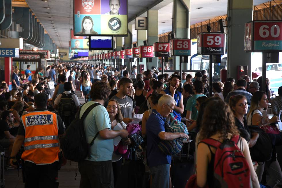 La terminal de autobuses de Retiro, a tope.