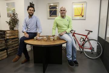Alberto Jimenez y Javier Quintana, socios de la empresa de papillas ecológicas Smileat.