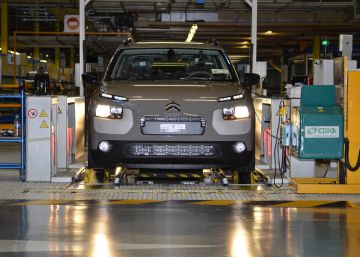 Peugeot-Citroën elimina un turno en la fábrica de Madrid pero asignará nuevo modelo en 2021 Peugeot-Citroën elimina un turno en la fábrica de Madrid pero asignará nuevo modelo en 2021
