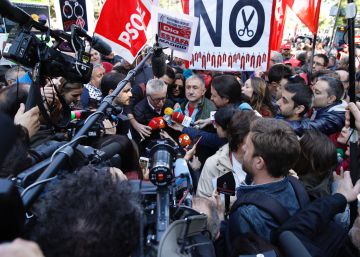 Los sindicatos avisan de que endurecerán las protestas si no se recuperan derechos laborales Los sindicatos avisan de que endurecerán las protestas si no se recuperan derechos laborales