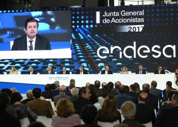 El beneficio de Endesa baja un 26% por el alto precio mayorista de la electricidad El beneficio de Endesa baja un 26% por el alto precio mayorista de la electricidad
