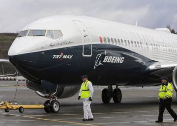 Boeing suspende los vuelos de prueba del nuevo B737 MAX Boeing suspende los vuelos de prueba del nuevo B737 MAX