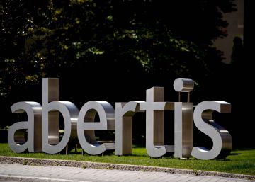 La CNMV suspèn la cotització d’Aena i Abertis
